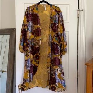 Floral velvet print kimono!